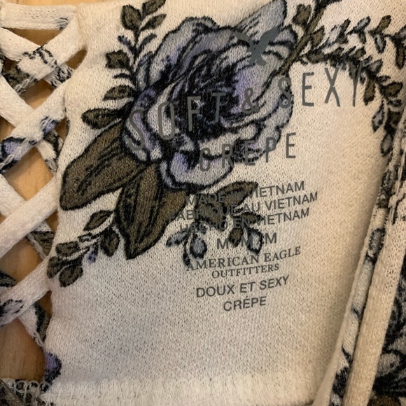 AE floral soft & sexy tank top - Picture 3 of 3